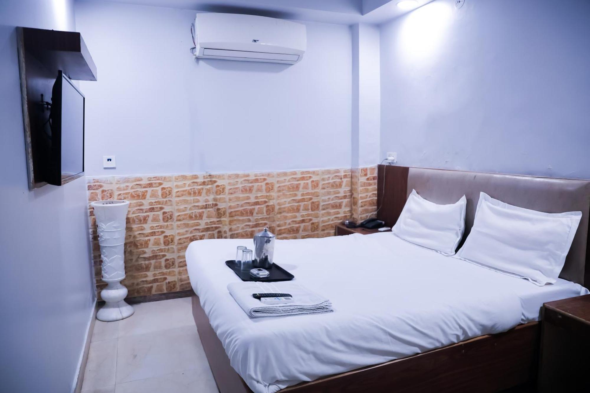 Mannat Stay Hotel - Laxmi Nagar Nueva Delhi Exterior foto