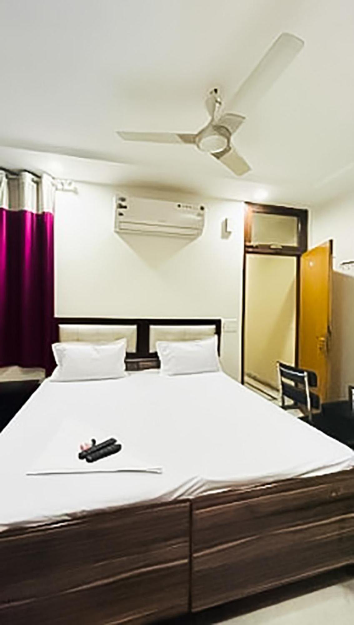 Mannat Stay Hotel - Laxmi Nagar Nueva Delhi Exterior foto